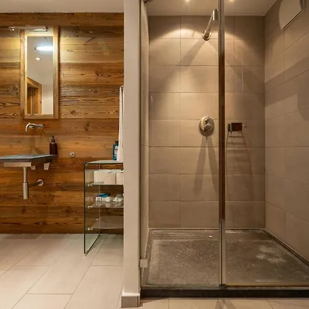 Above The Clouds - Spacious With Great View בקתה