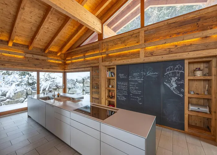 Above The Clouds - Spacious With Great View