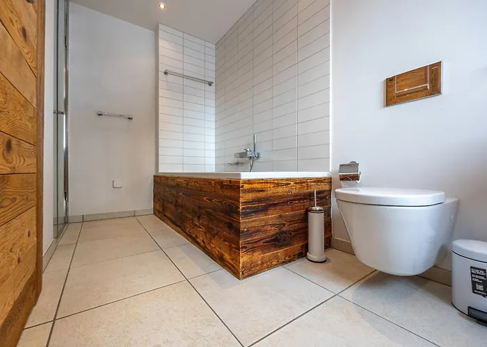 Above The Clouds - Spacious With Great View Chalet