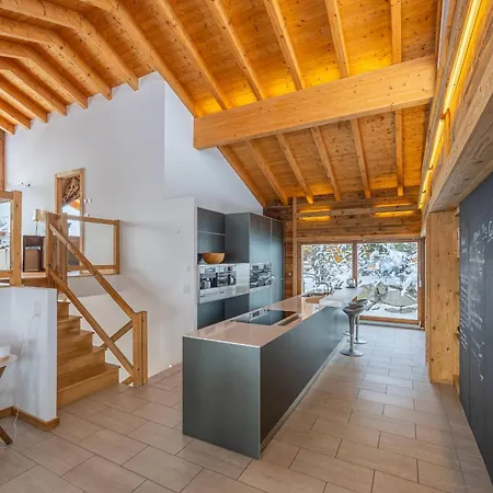 Chalet Above The Clouds - Spacious With Great View *