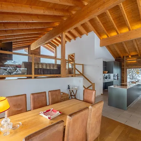 Above The Clouds - Spacious With Great View Chalet *